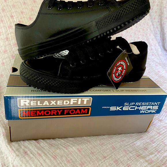 Skechers Shoes - Skechers Women’s Arispel Work Shoes 8.5